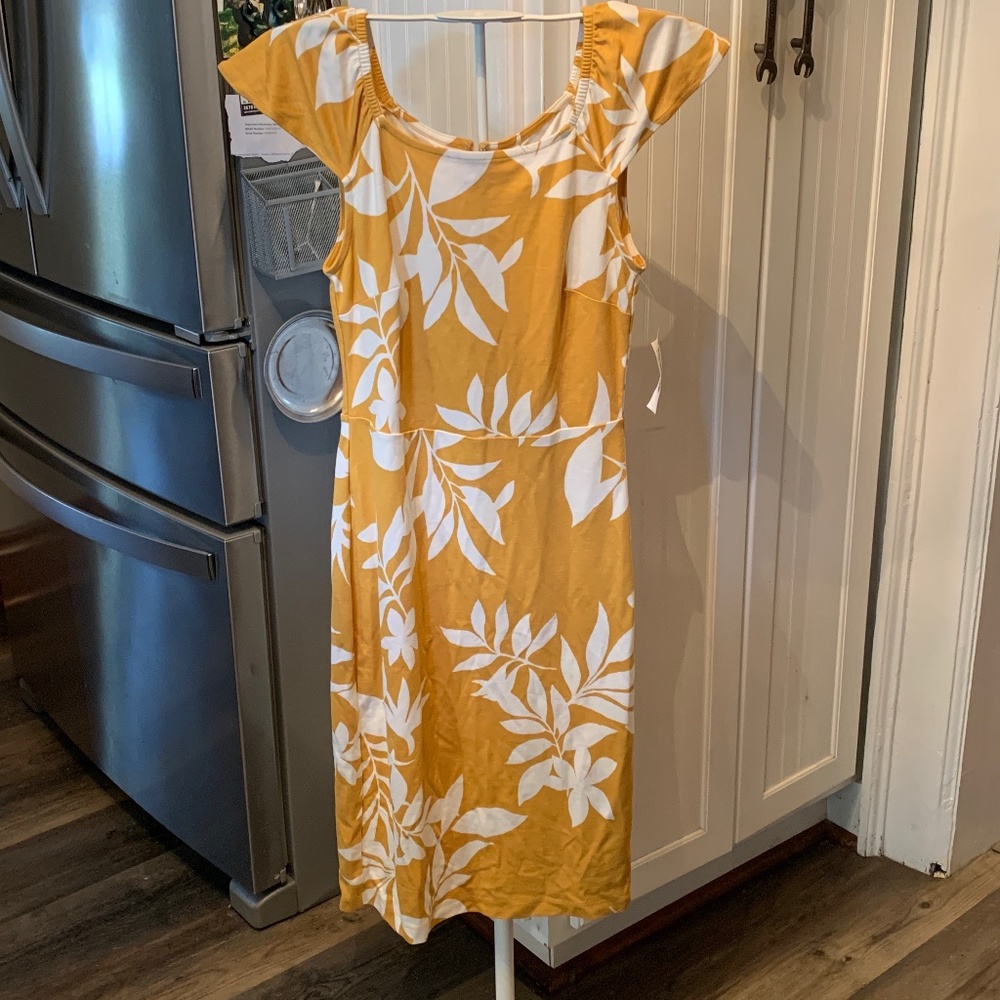 Old Navy flutter cap sleeve dress. NWT. Original retail 60